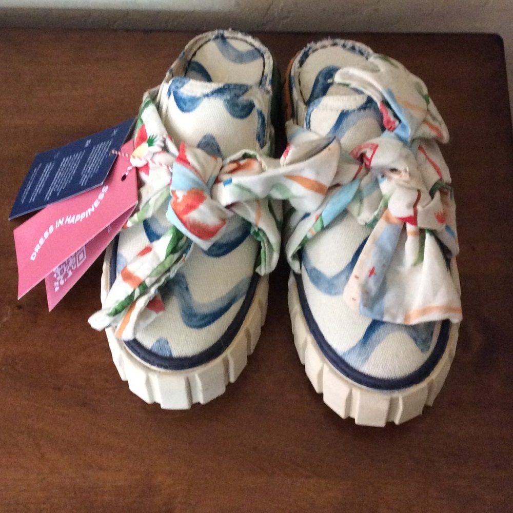 NWT Farm Rio Copacabana Mule Sneakers